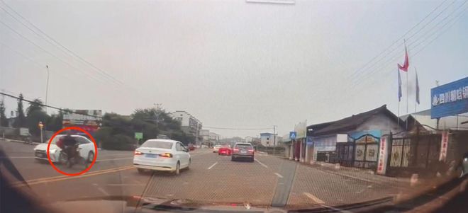 某、余某某被判处实刑！开元ky棋牌乐山张