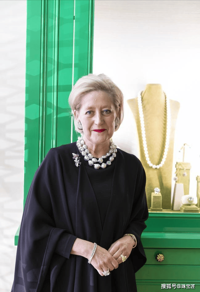Margot McKinney教你做气场女王！开元棋牌色彩炸裂！欧泊珍珠彩宝混搭澳洲珠宝教母(图27)