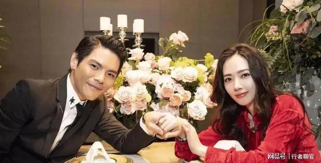 钱向佐带娃有时异地但豪门日子藏不住了开元棋牌app郭碧婷手撕谣言：婆婆给