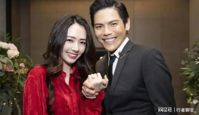 钱向佐带娃有时异地但豪门日子藏不住了开元棋牌app郭碧婷手撕谣言：婆婆给(图12)